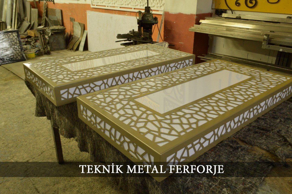 MODERN DESENLİ AYDINLATMA APLİKLERİ